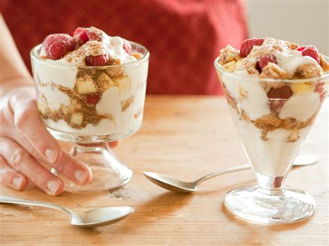 recipe-vanilla-berry-yogurt-parfaits-whole-foods-market image