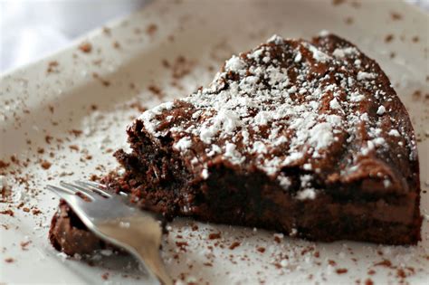 spanish-chocolate-almond-cake-recipe-the-spruce image