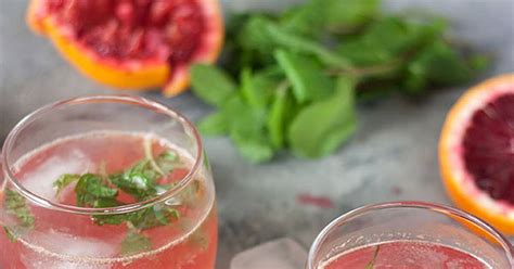 10-best-cocktails-with-vodka-and-soda-water image