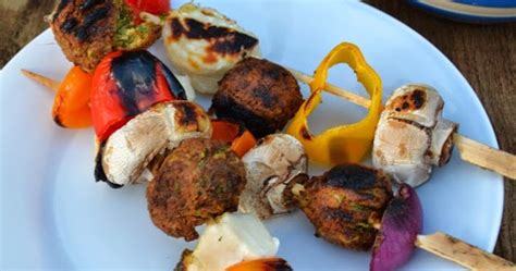falafel-halloumi-kebabs-with-spiced-peanut-butter image