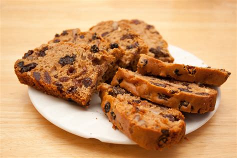 irish-tea-cake-tray-bake-recipe-cake-and-cookie image