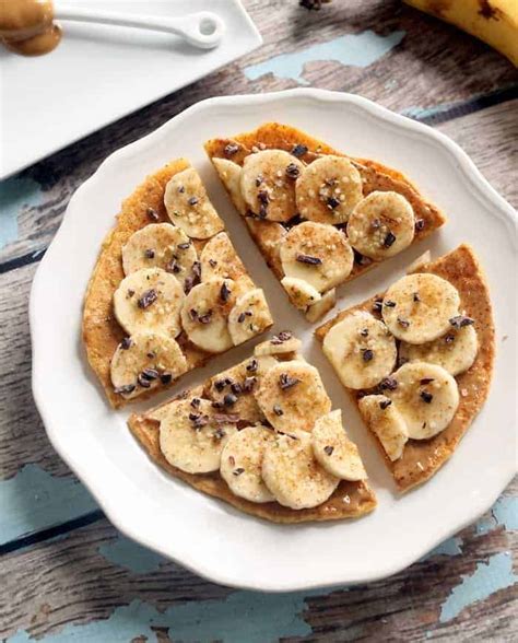 peanut-butter-banana-breakfast-pizza-hummusapien image