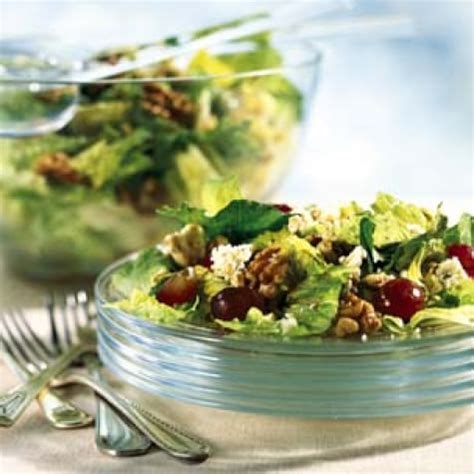 romaine-gorgonzola-grape-and-walnut-salad image