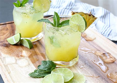 pineapple-mojito-barefeet-in-the-kitchen image