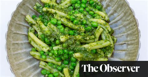 nigel-slaters-recipe-for-pasta-peas-and-pesto-the image
