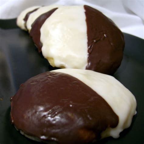 low-fat-black-and-white-cookies-baking-bites image
