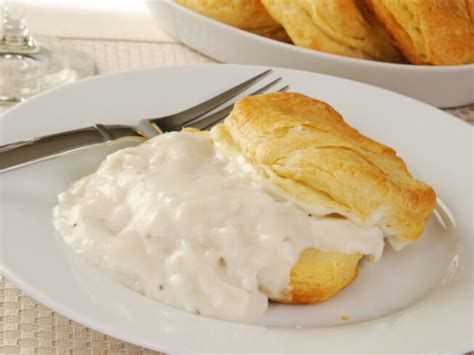 easy-white-gravy-recipe-cdkitchencom image