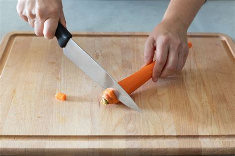 how-to-julienne-carrots-carrot-matchsticks-simply image