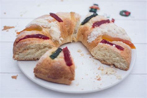 rosca-de-reyes-mexican-kings-day-bread-thoughtco image