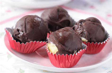 chocolate-covered-ice-cream-balls-dessert-recipes-goodto image