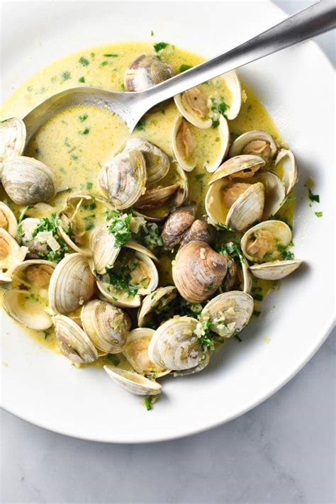 clams-in-wine-free-herbed-butter-broth-the-dizzy-cook image
