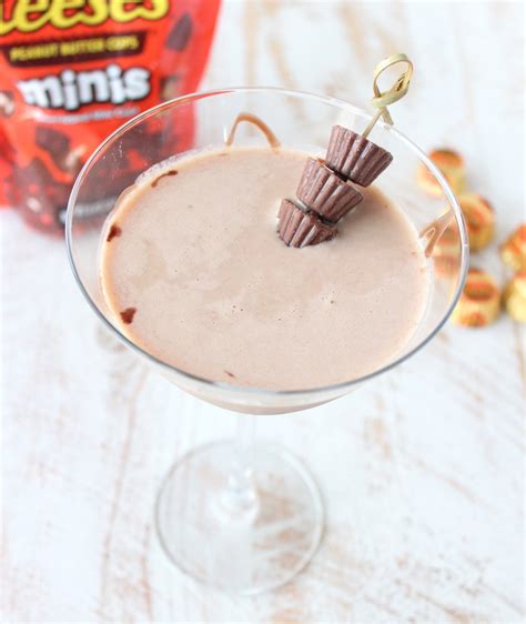 reeses-peanut-butter-cup-martini image