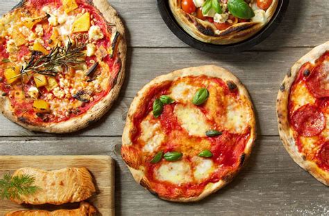 a-list-of-the-most-popular-italian-pizzas-samui image
