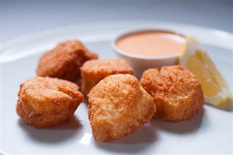 ben-pollingers-fried-sea-scallops-recipe-food-republic image