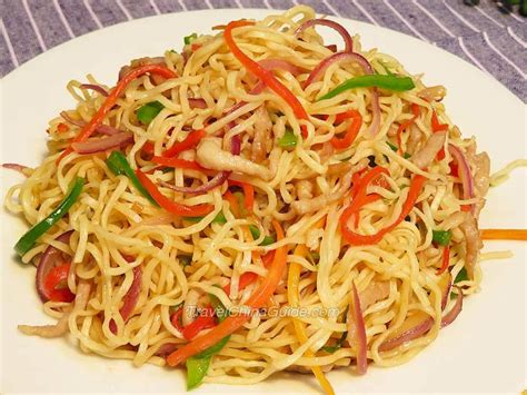 chinese-chow-mein-stir-fried-noodles image