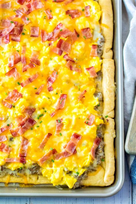 sheet-pan-breakfast-pizza-with-crescent-rolls image