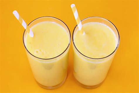 yellow-smoothie-pineapple-gimme-some-oven image