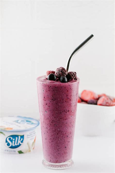 mixed-berry-yogurt-smoothie-healthy-easy-vegan image