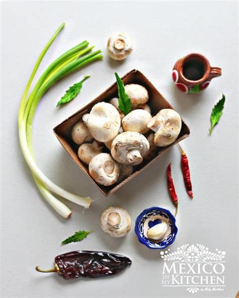 mexican-sauted-mushrooms-recipe-hongos-saltados image