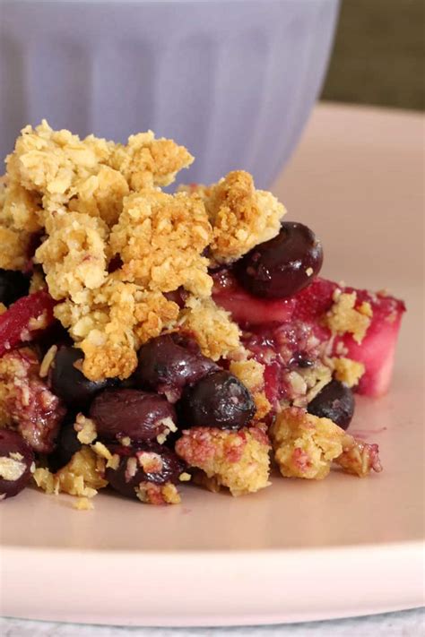 apple-and-blueberry-crumble-bake-play-smile image