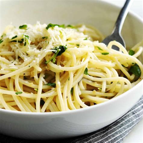 fast-and-easy-lemon-garlic-pasta-pinch image
