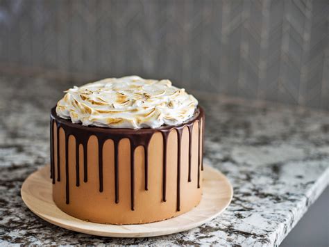 the-most-delicious-ultimate-smores-cake-cake-by image