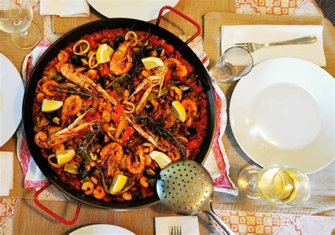 authentic-mixed-paella-recipe-with-seafood-and image