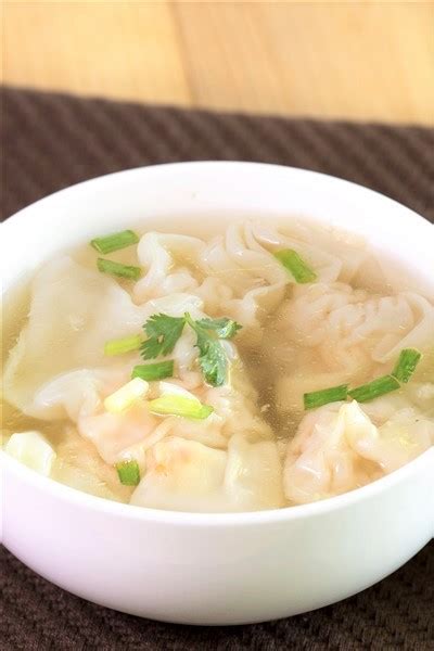 delicious-authentic-cantonese-wonton-soup image
