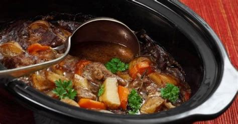 beef-stew-with-potatoes-and-green-beans image