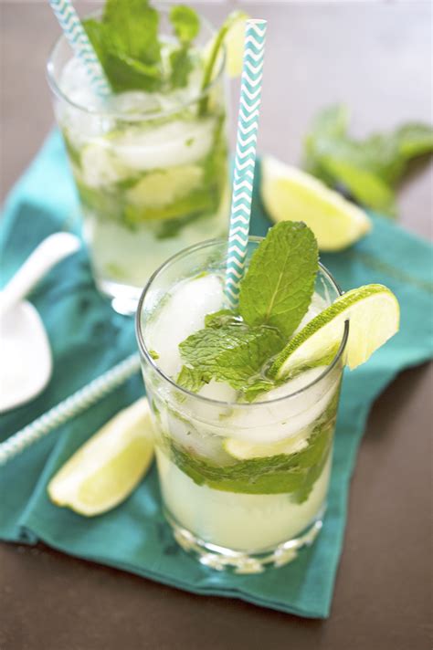 how-to-make-the-best-mint-mojito-5-ingredients image