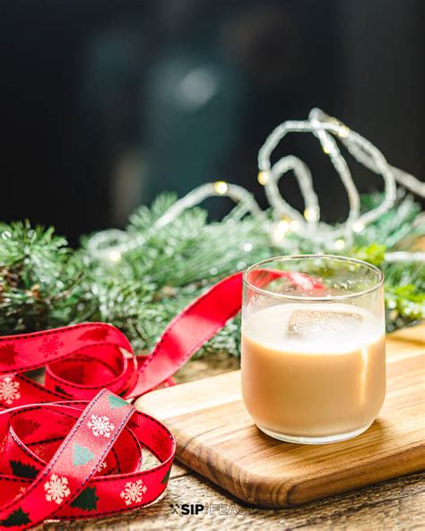 eggnog-white-russian-festive-holiday-cocktail-sip-and-feast image