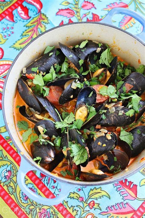 spanish-mussels-with-chorizo-and-tomato-wine-sauce image