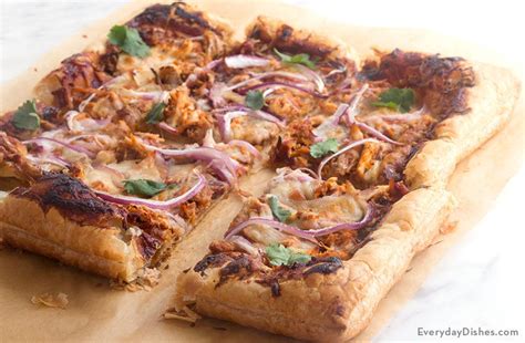 30-minute-bbq-chicken-puff-pastry-pizza image