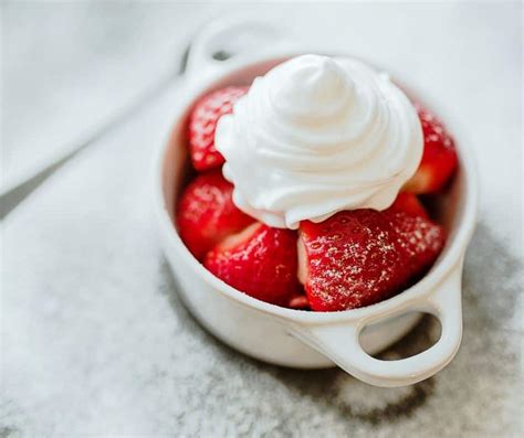 12-whipped-cream-substitutes-store-bought-and-home image