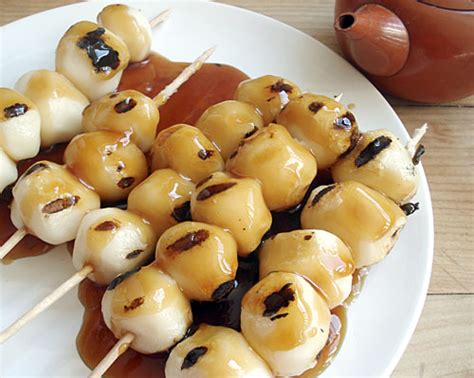 mitarashi-dango-rice-dough-dumplings-with-sweet image