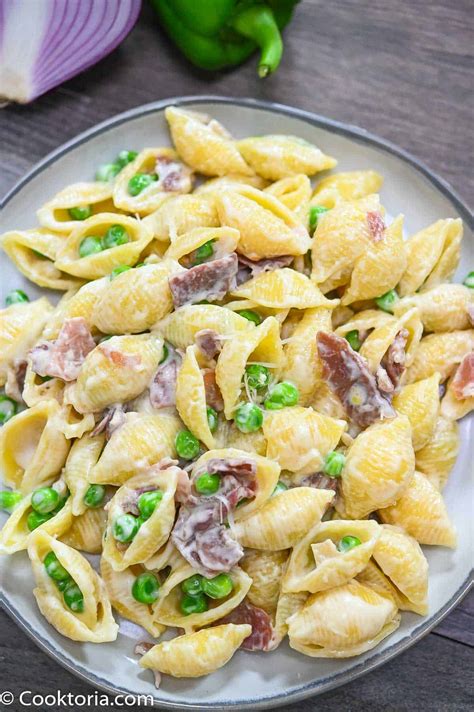 creamy-pasta-with-prosciutto-cooktoria image