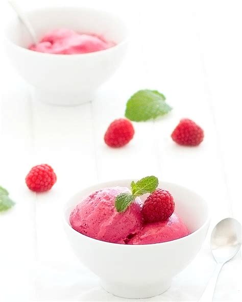 healthy-raspberry-frozen-yogurt-as-easy-as-apple-pie image