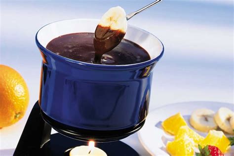 chocolate-fondue-canadian-goodness image