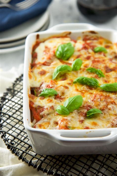 5-ingredient-spinach-and-mozzarella-baked-ravioli-with image