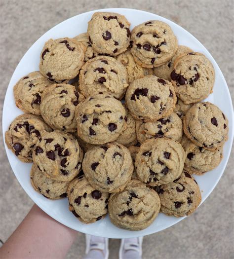 gluten-free-coconut-oil-chocolate-chip-cookies-six image