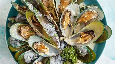 mussels-in-garlic-cream-sauce-recipe-yummyph image
