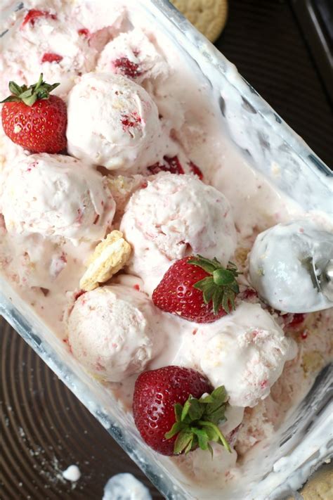 strawberry-shortcake-ice-cream-chocolate-with-grace image