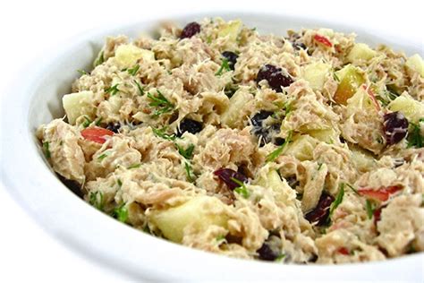 whole-foods-amazing-tuna-salad-made-skinny image
