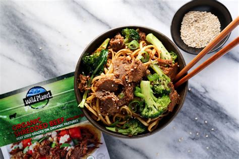 beef-and-broccoli-udon-noodle-stir-fry-wild-planet image