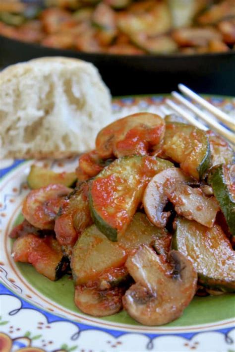 zucchini-and-mushrooms-easy-italian-style image