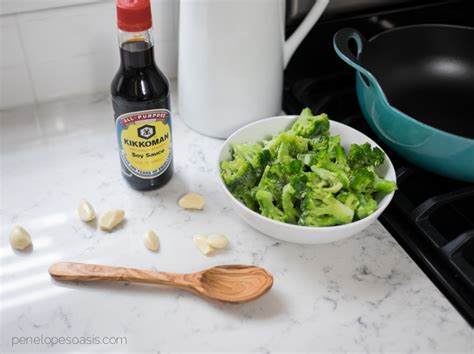 stir-fry-broccoli-with-garlic-and-soy-sauce-side-dish image