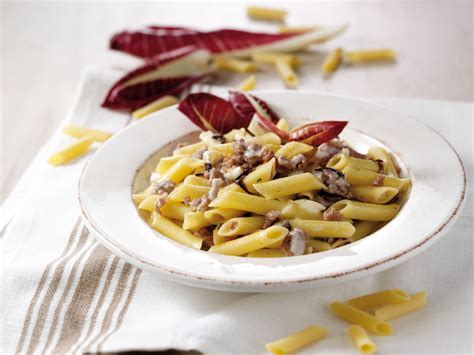 penne-lisce-with-radicchio-and-sausage-delverde image