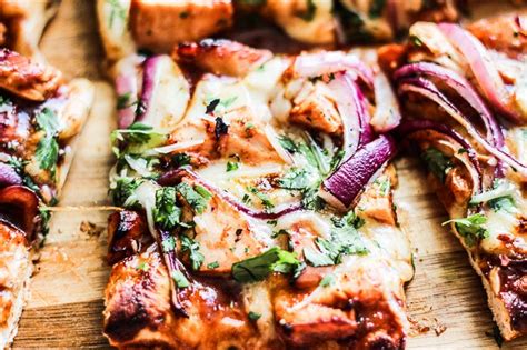 simple-grilled-bbq-chicken-pizza-foods-ultimate image