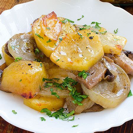 potatoes-with-onions-and-mushrooms-yummiest-food image