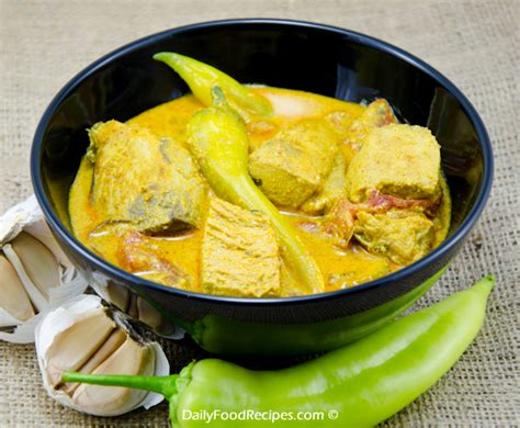 sri-lankan-fish-curry-malu-hodhi image